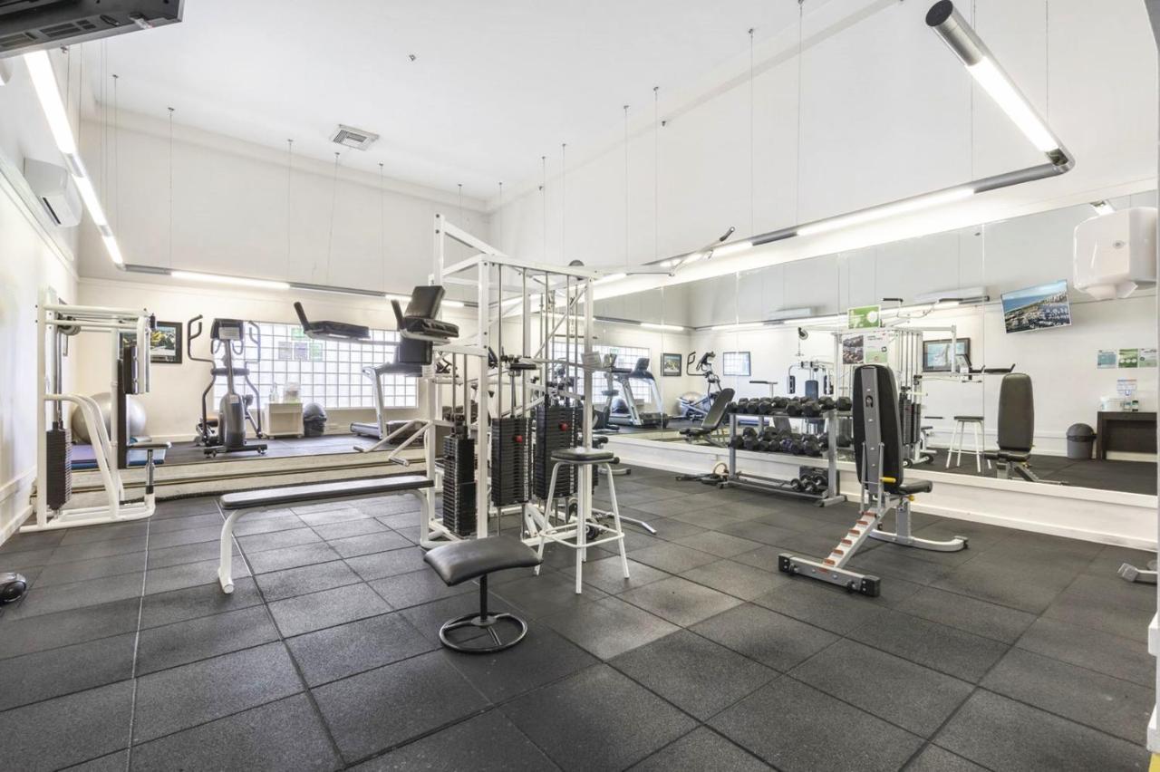 Beachside Apartment In The Heart Of Surfers Paradise - Free Parking Голд-Кост Экстерьер фото