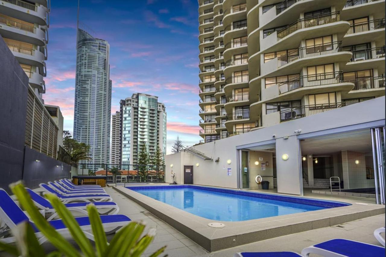 Beachside Apartment In The Heart Of Surfers Paradise - Free Parking Голд-Кост Экстерьер фото