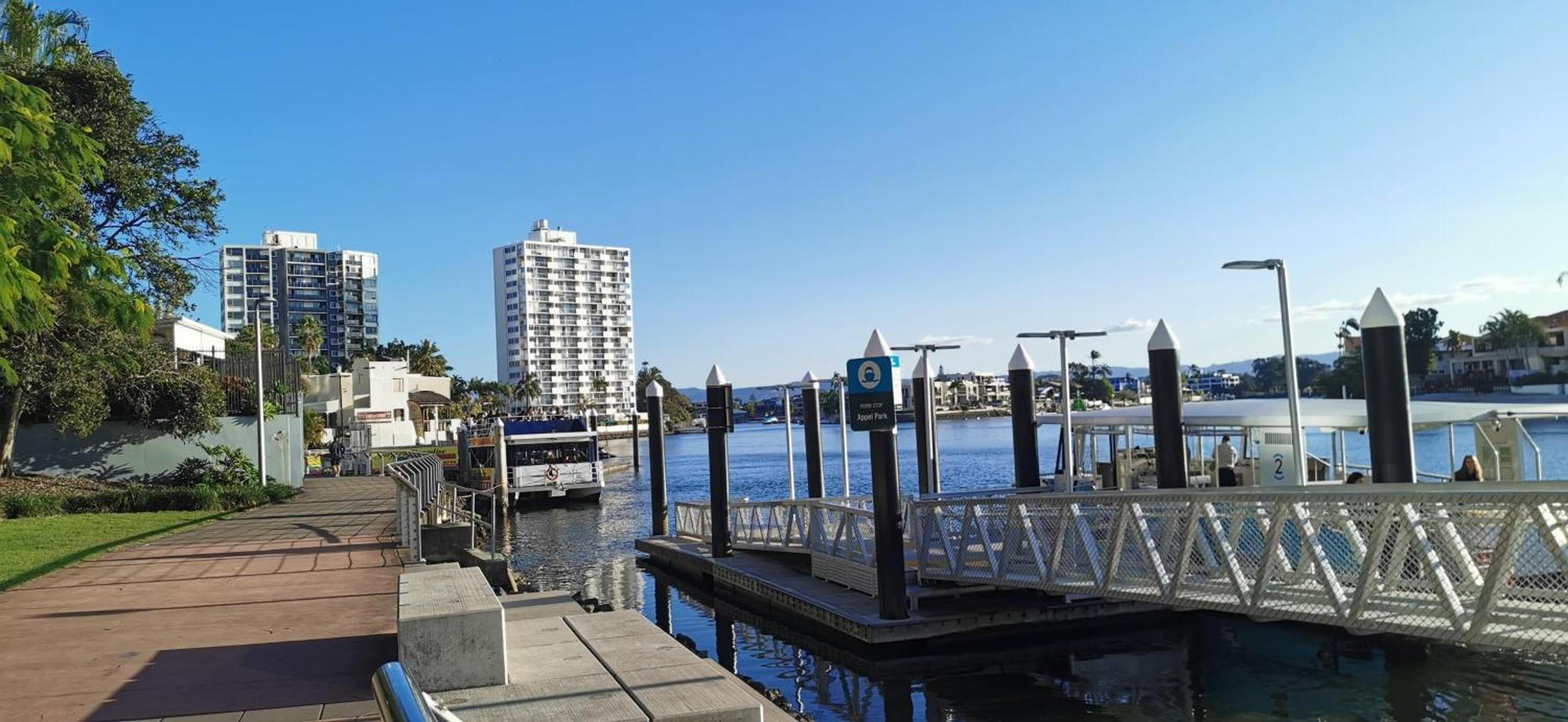 Beachside Apartment In The Heart Of Surfers Paradise - Free Parking Голд-Кост Экстерьер фото