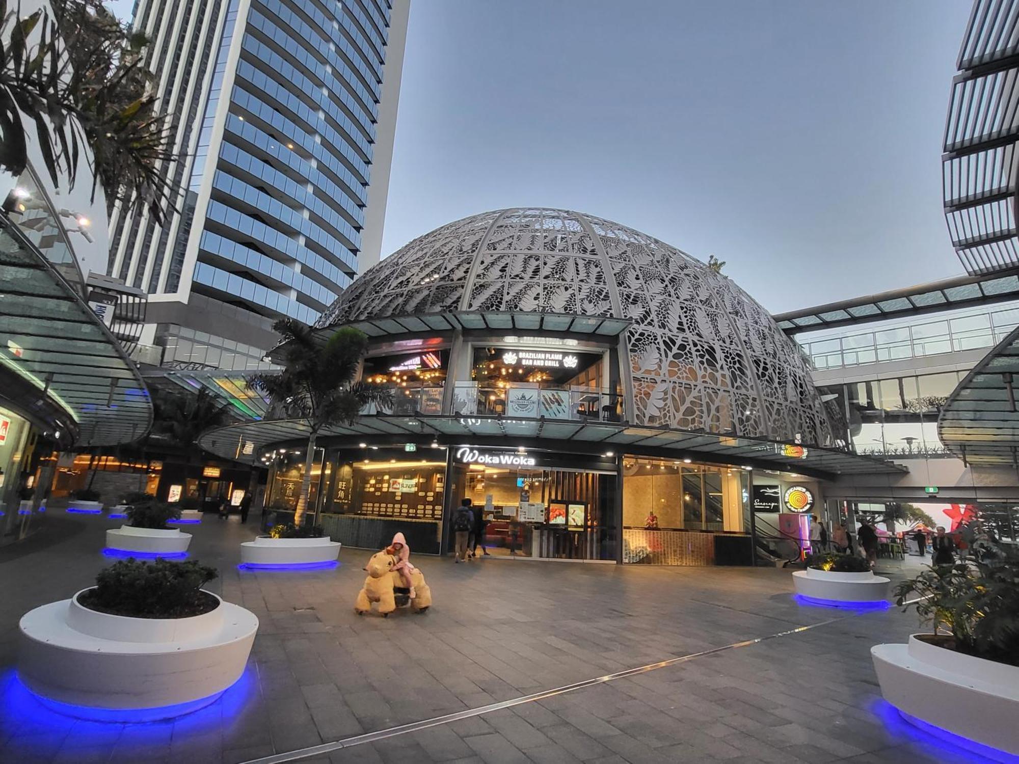 Beachside Apartment In The Heart Of Surfers Paradise - Free Parking Голд-Кост Экстерьер фото